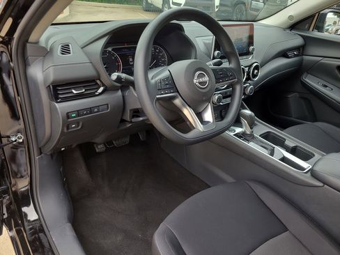 Certified 2025 Nissan Sentra SV FWD image 15
