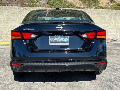 New 2025 Nissan Altima 2.5 SV FWD image 4