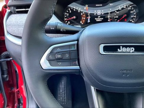 Certified 2023 Jeep Compass Latitude AWD/4WD image 18