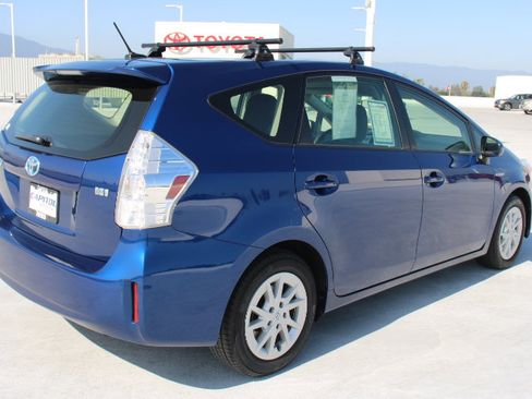 Used 2013 Toyota Prius V Three FWD image 3