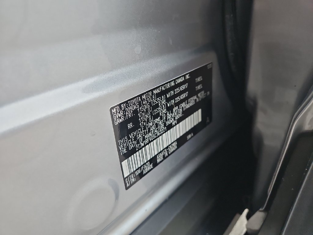 Used 2025 Toyota RAV4 XLE FWD image 28