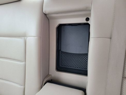 Used 2016 Mercedes-Benz E 350 4MATIC Sedan image 52