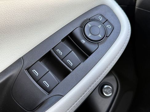 Used 2020 Buick Encore GX Select w/ Sport Touring Package image 12