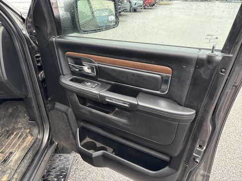 Used 2017 RAM 1500 Laramie w/ Convenience Group image 18