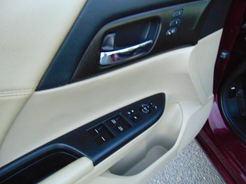 Used 2013 Honda Accord Touring image 46