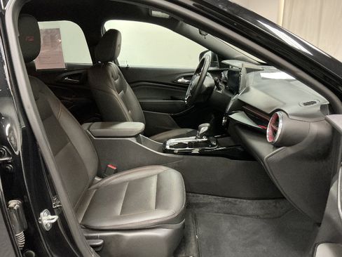 Certified 2024 Chevrolet Trax RS FWD image 31