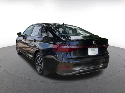 Used 2025 Volkswagen Jetta SE image 12