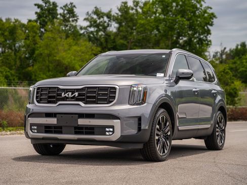 Used 2024 Kia Telluride SX Prestige w/ Towing Package AWD/4WD image 3
