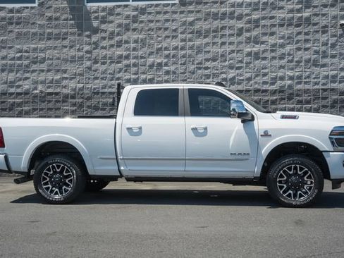 Used 2025 RAM 2500 Limited AWD/4WD image 4