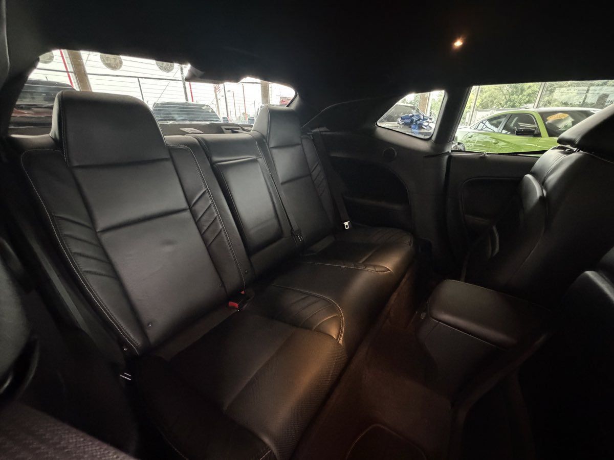Used 2016 Dodge Challenger SRT Hellcat RWD image 27