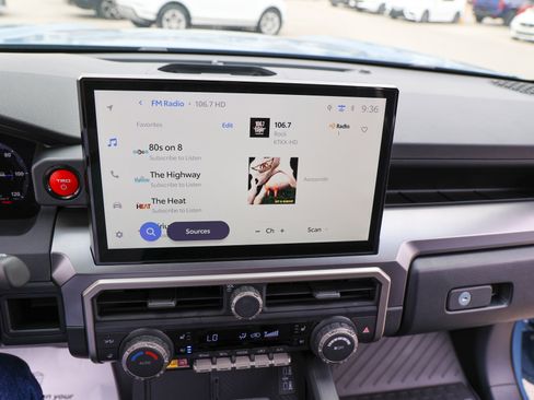 Used 2025 Toyota 4Runner TRD Off-Road Premium image 31