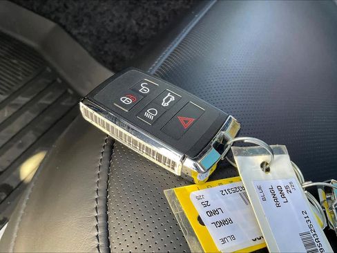 New 2025 Land Rover Range Rover Long Wheelbase SE image 35