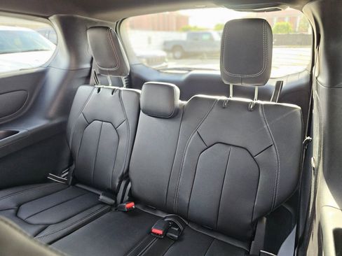New 2026 Chrysler Voyager LX image 22
