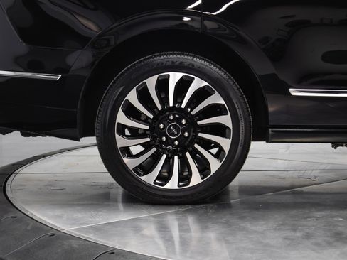 Used 2022 Lincoln Navigator Black Label image 15