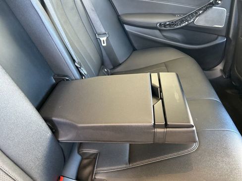 Used 2022 BMW 540i xDrive w/ M Sport Package image 31