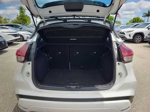 Used 2021 Nissan Kicks SR w/ SR Premium Package FWD image 11