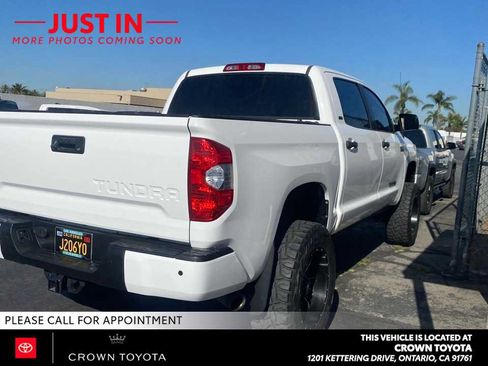 Used 2017 Toyota Tundra SR5 w/ SR5 Upgrade Package RWD image 2