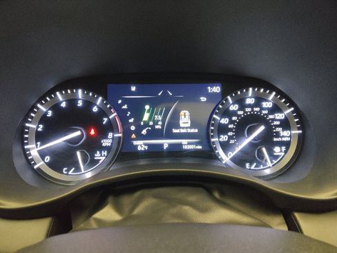 Used 2021 Toyota Highlander XLE FWD image 23