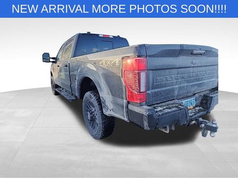 Used 2022 Ford F250 Lariat w/ Black Appearance Package image 5
