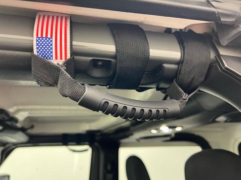 Used 2021 Jeep Wrangler Sport image 34