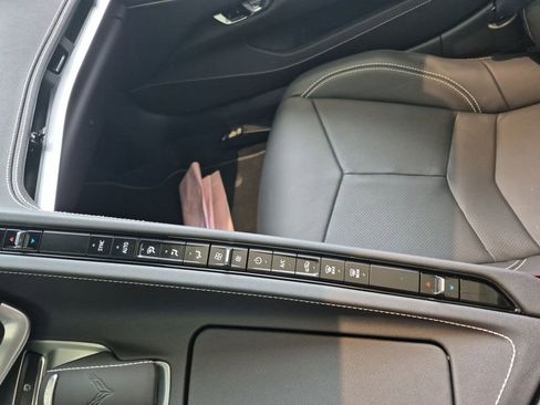 Used 2025 Chevrolet Corvette Stingray w/ Z51 Performance Package image 14