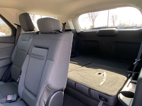 Used 2025 Ford Explorer Active image 21