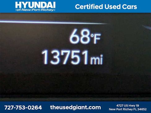 Certified 2024 Hyundai Venue SEL image 29