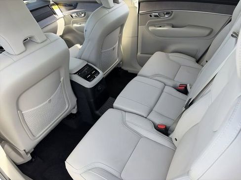 New 2026 Volvo XC90 T8 Ultra w/ Protection Package Premier image 18