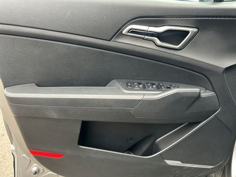 Used 2023 Kia Sportage LX image 23