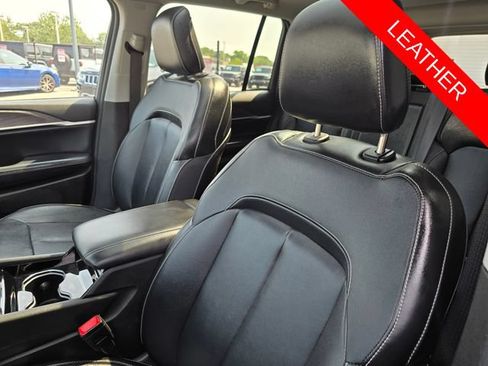 Used 2023 Jeep Grand Cherokee 4WD 4xe image 6