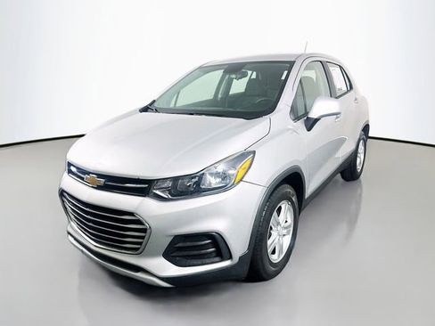Used 2019 Chevrolet Trax LS w/ LPO, Cargo Package FWD image 3