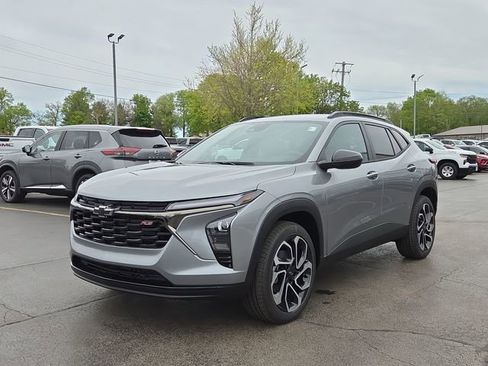 New 2026 Chevrolet Trax RS w/ Driver Confidence Package FWD image 5