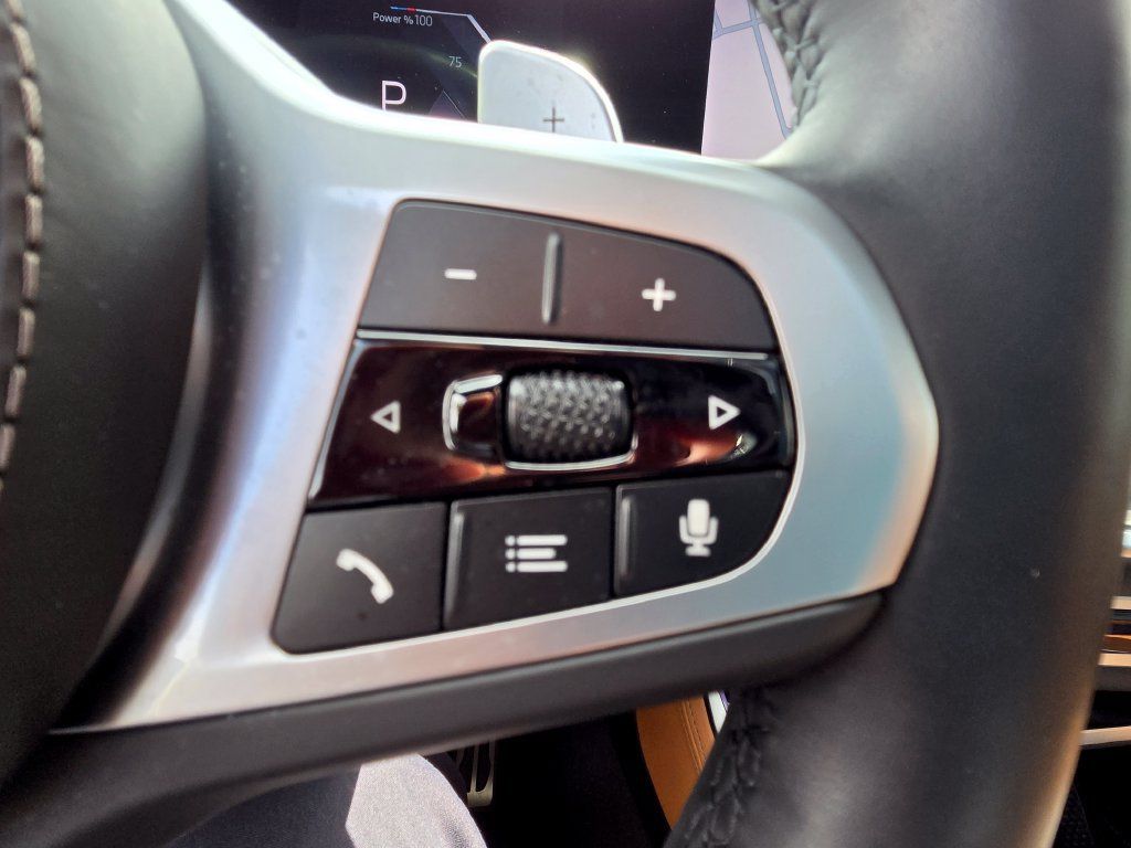 Used 2025 BMW X5 sDrive40i w/ M Sport Package RWD image 34