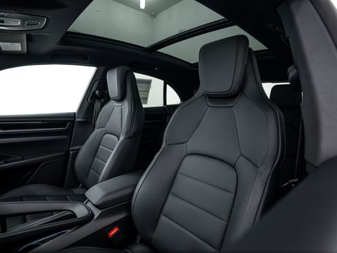 New 2026 Porsche Macan 4 Electric AWD/4WD image 22