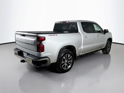 Used 2022 Chevrolet Silverado 1500 LT AWD/4WD image 12