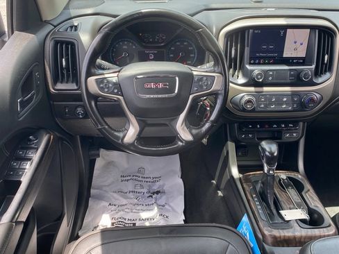 Used 2022 GMC Canyon Denali RWD image 10