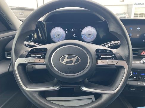 Used 2024 Hyundai Elantra SEL image 25