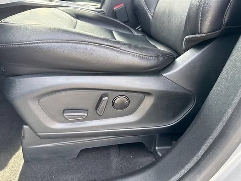 Used 2023 Ford Explorer Limited w/ Equipment Group 301A RWD image 16