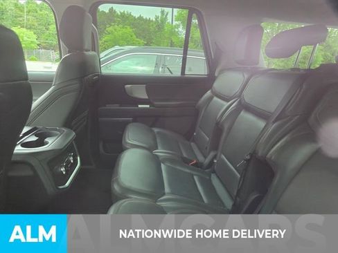 Used 2025 Ford Expedition Active AWD/4WD image 4