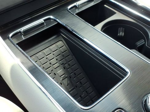 Used 2026 Lincoln Aviator AWD image 21