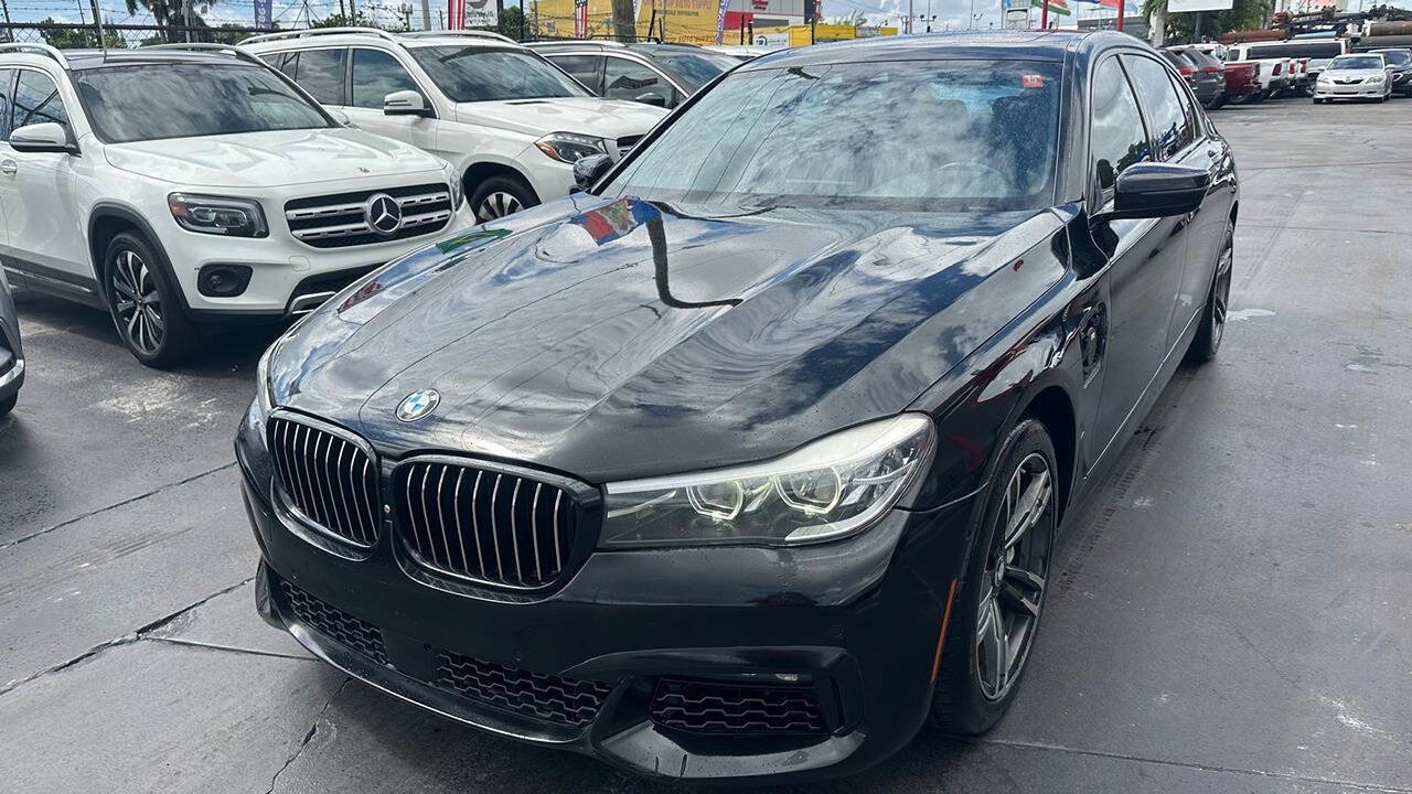 Used 2017 BMW 740e xDrive AWD/4WD image 8