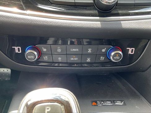 Used 2019 Buick Enclave Avenir w/ LPO, Cargo Package FWD image 32