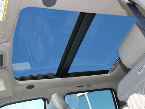 Used 2025 Ford F350 Platinum w/ Platinum Plus Package image 35