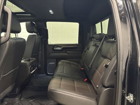 Used 2024 Chevrolet Silverado 2500 High Country w/ High Country Premium Package image 13