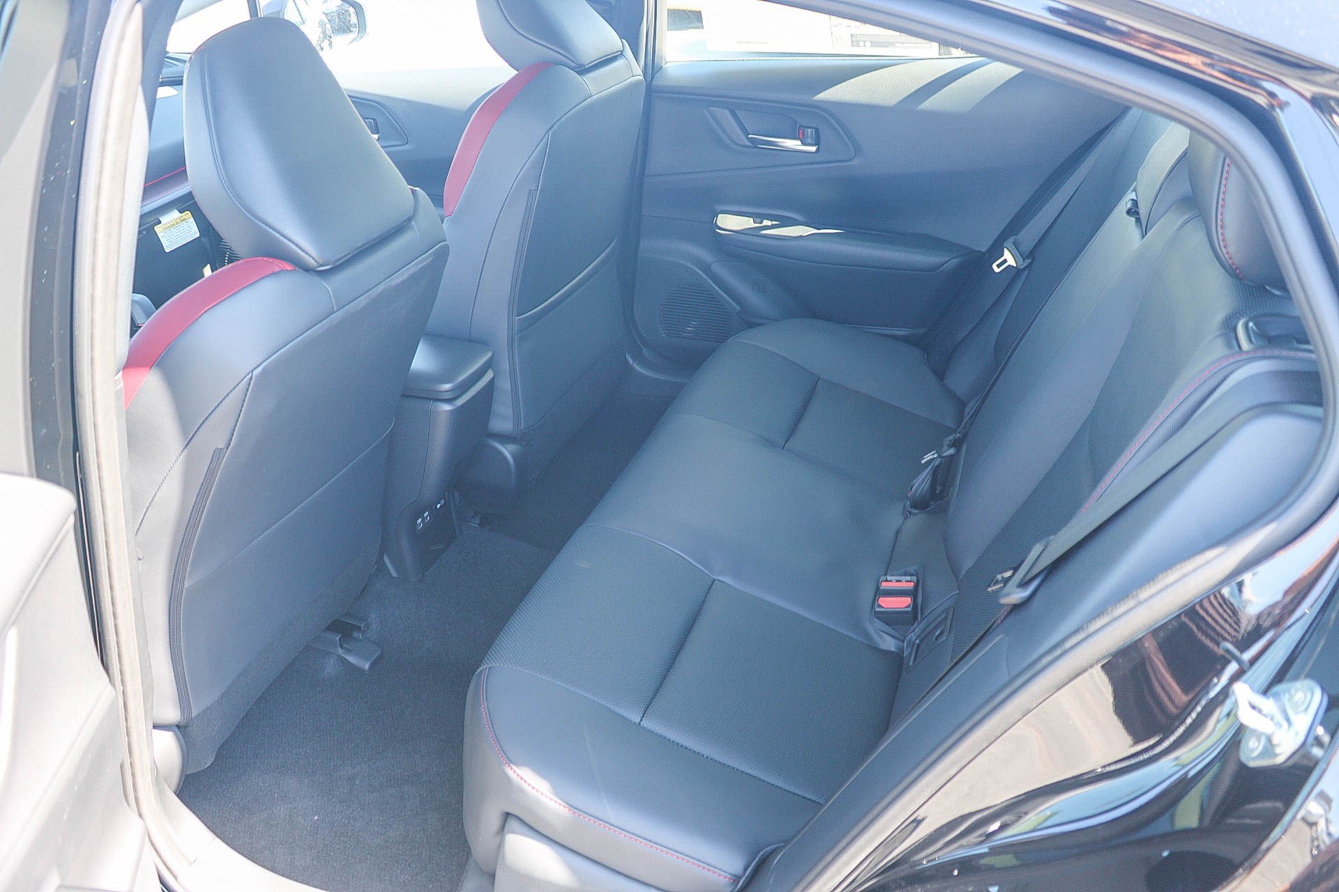 New 2027 Toyota Prius Plug-In Hybrid FWD image 21
