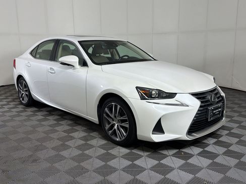 Used 2018 Lexus IS 300 AWD image 7