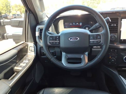 Used 2025 Ford F350 Lariat w/ Lariat Ultimate Package AWD/4WD image 19
