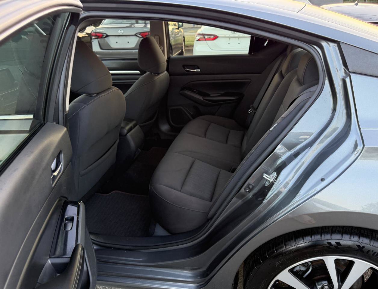 Used 2021 Nissan Altima 2.5 SV FWD image 9