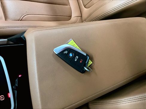 Used 2024 BMW 330i Sedan w/ Convenience Package RWD image 12