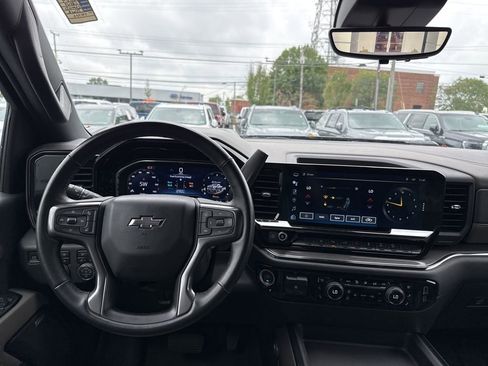 Used 2024 Chevrolet Silverado 2500 ZR2 w/ Technology Package image 17